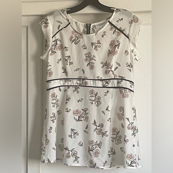 Motherhood Maternity Tops - Motherhood Maternity Floral Top. Pre-Owned.